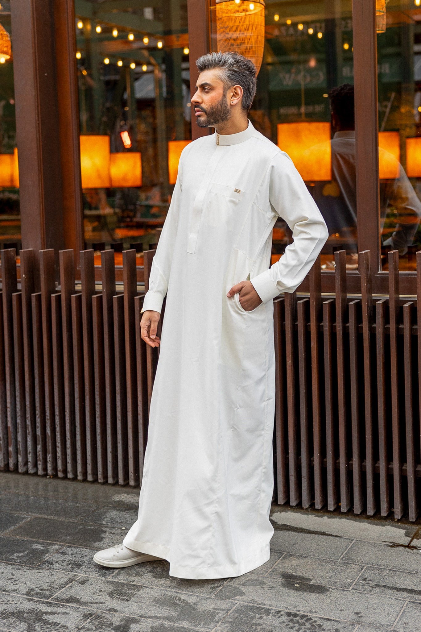 J122 Cream Buckle Thobe